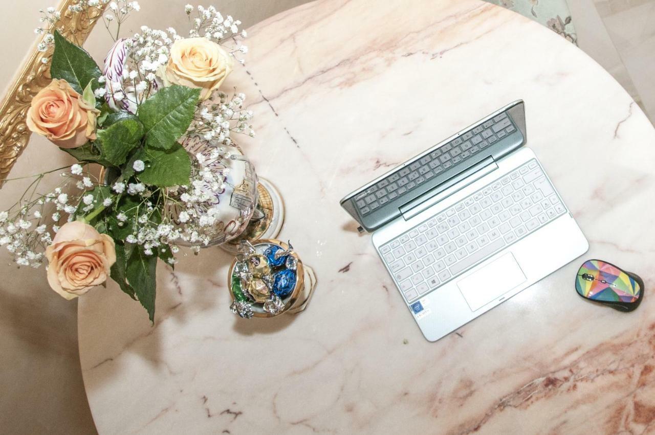 Fiore D'Arancio Luxury City Center Apartment เวโรนา ภายนอก รูปภาพ