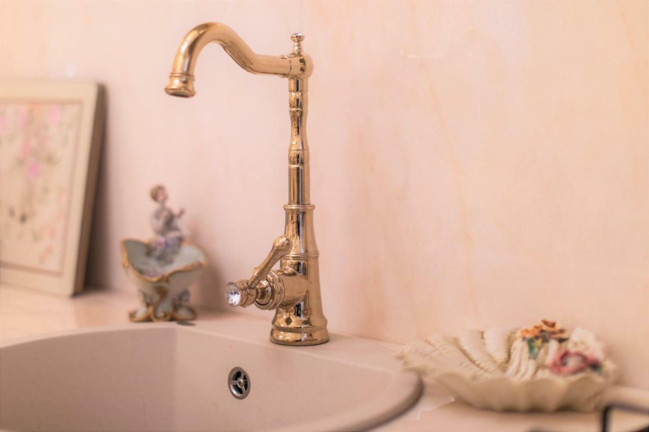 Fiore D'Arancio Luxury City Center Apartment เวโรนา ภายนอก รูปภาพ